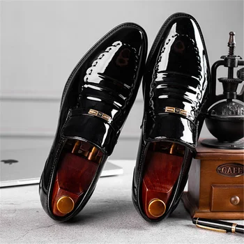 Мужская Деловая официальная Повседневная обувь с острым носком на толстой подошве в британском Стиле, Дышащая, без застежки на одну ногу, черная Модная кожаная обувь на низком каблуке