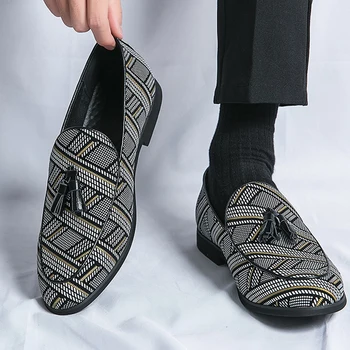 Модные Классические мужские модельные туфли без застежки с кисточками в этническом стиле, мужские Оксфорды, Кожаные официальные туфли для свадебной вечеринки с принтом, Лоферы